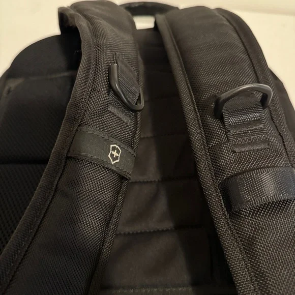 Victorinox Swiss Army Black Architecture 3.0 Zipper Laptop Backpack 31322301 - Picture 15 of 16